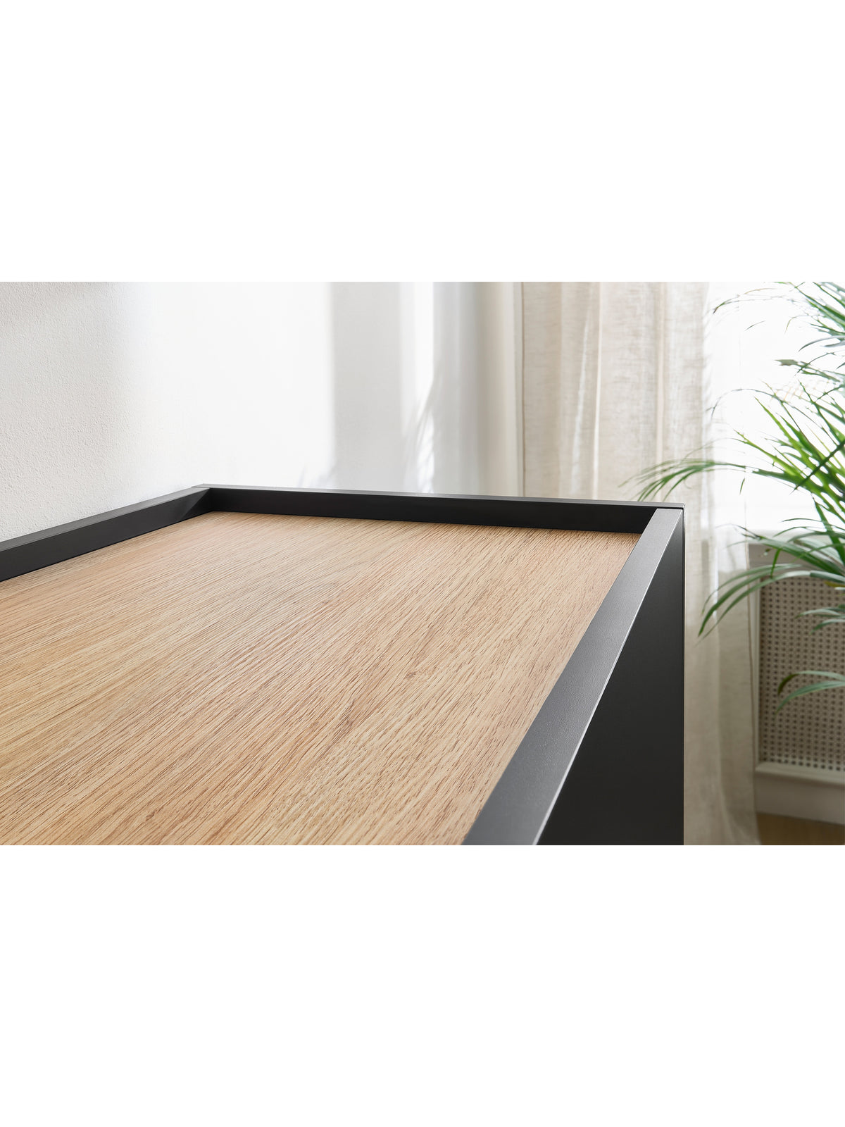 Komoda Desin 120 cm čierna matná s doskou dąb nagano, dvojdverová s ukrytými zásuvkami