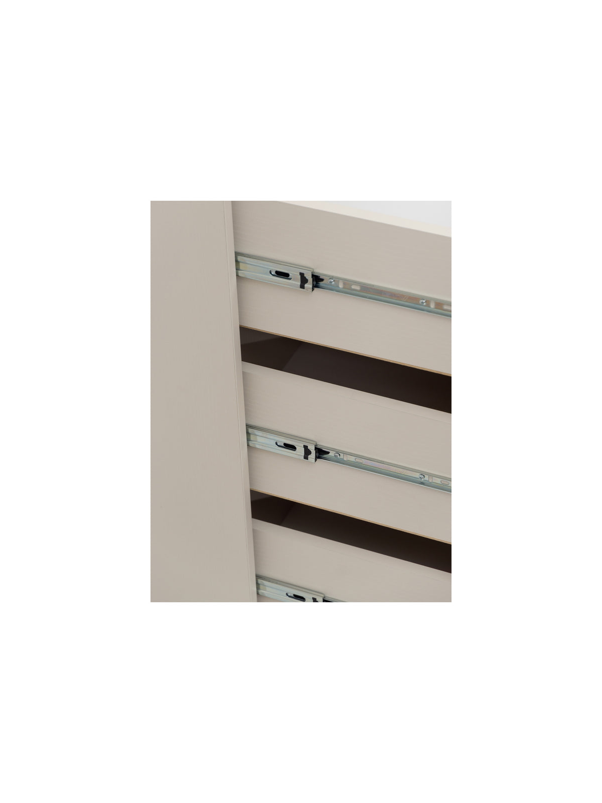 Detská komoda Marla 120 cm s tromi zásuvkami, detail tichých jazýčkov