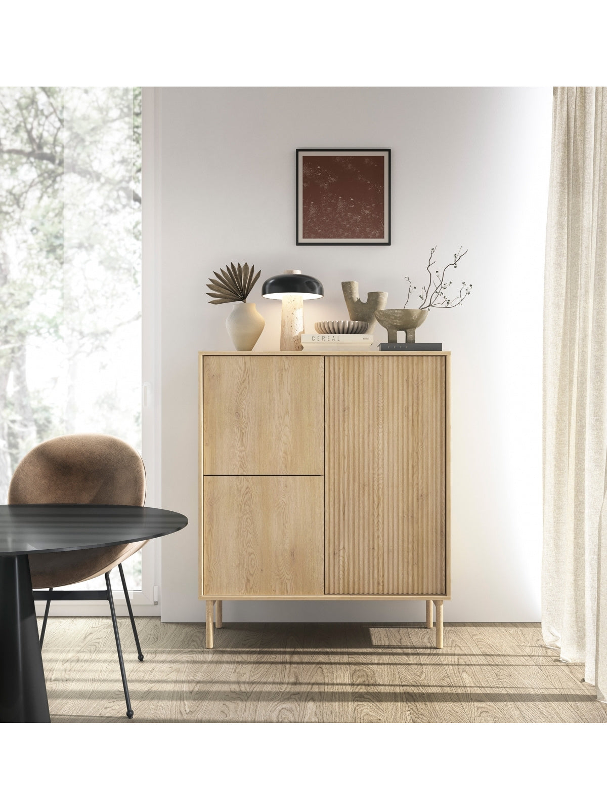 Vysoká komoda Rivio 104 cm dub cremona s tromi dverami a ryhovaným predným panelom