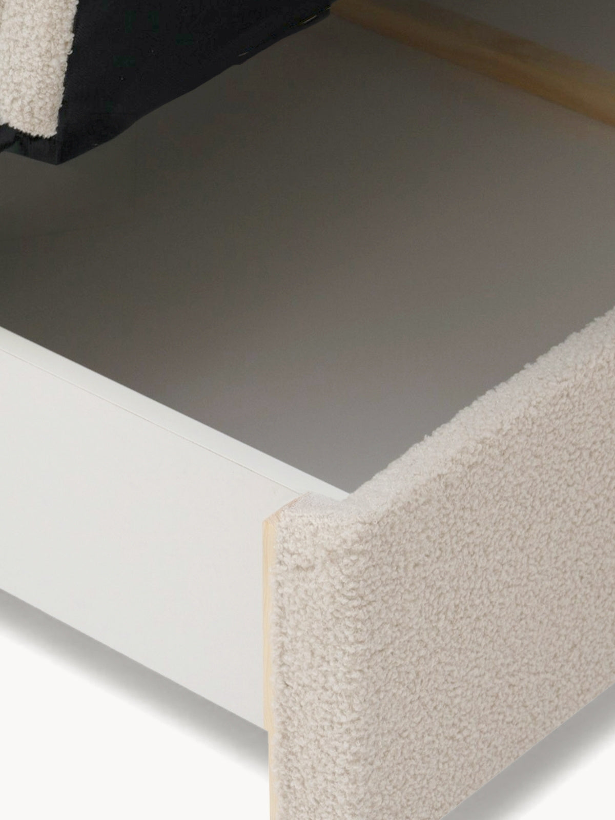 Rozkladacia pohovka Nido trojmiestna 140 cm s úložným priestorom, detail boxu