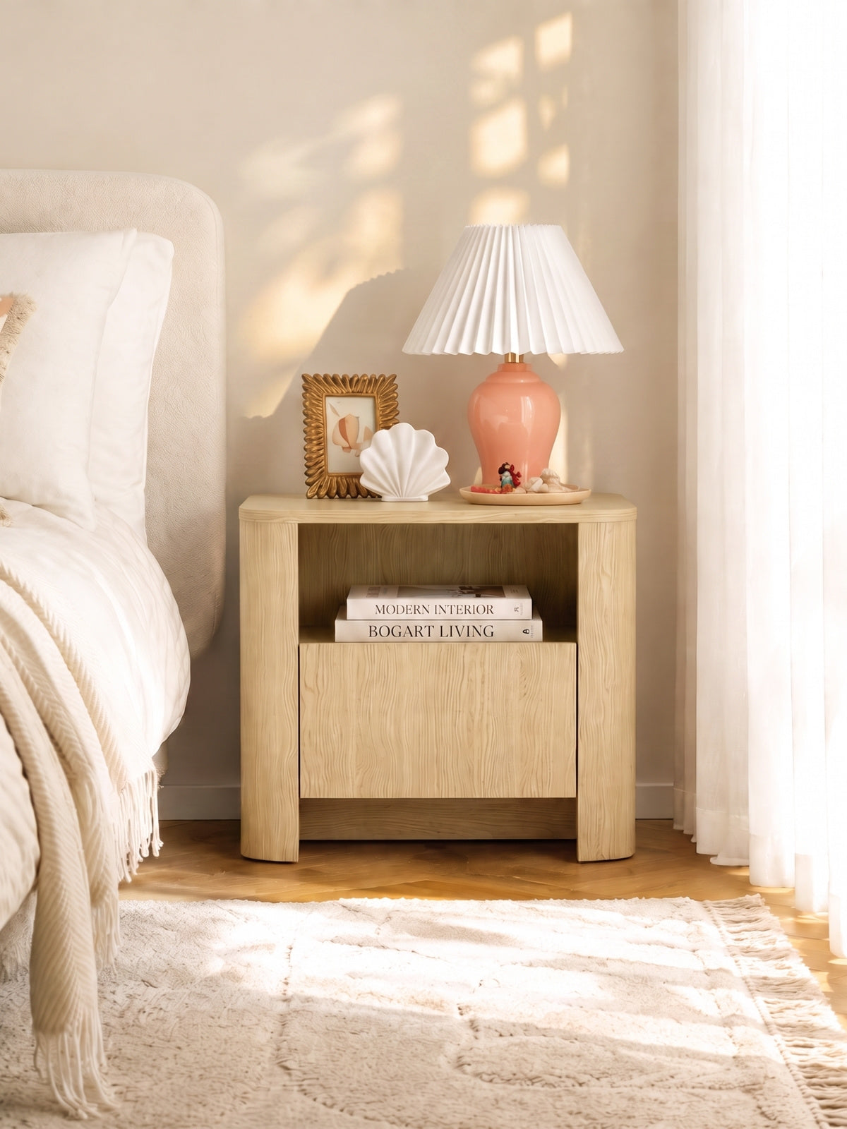 Nočný stolík Sorrenti 58 cm v farbe dub vicenza s jedným zásuvkou a priehradkou