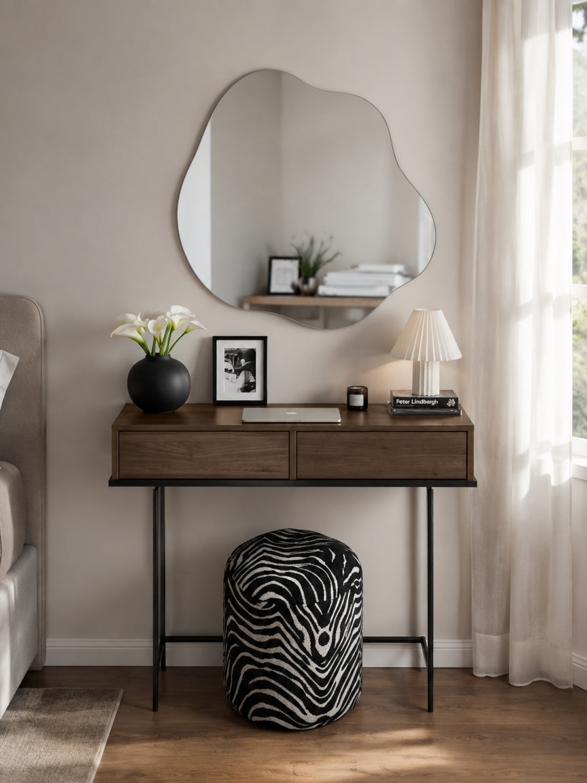 Toaletný stolík Zenar 100 cm s zásuvkami orzech elegant a čierne kovové nohy