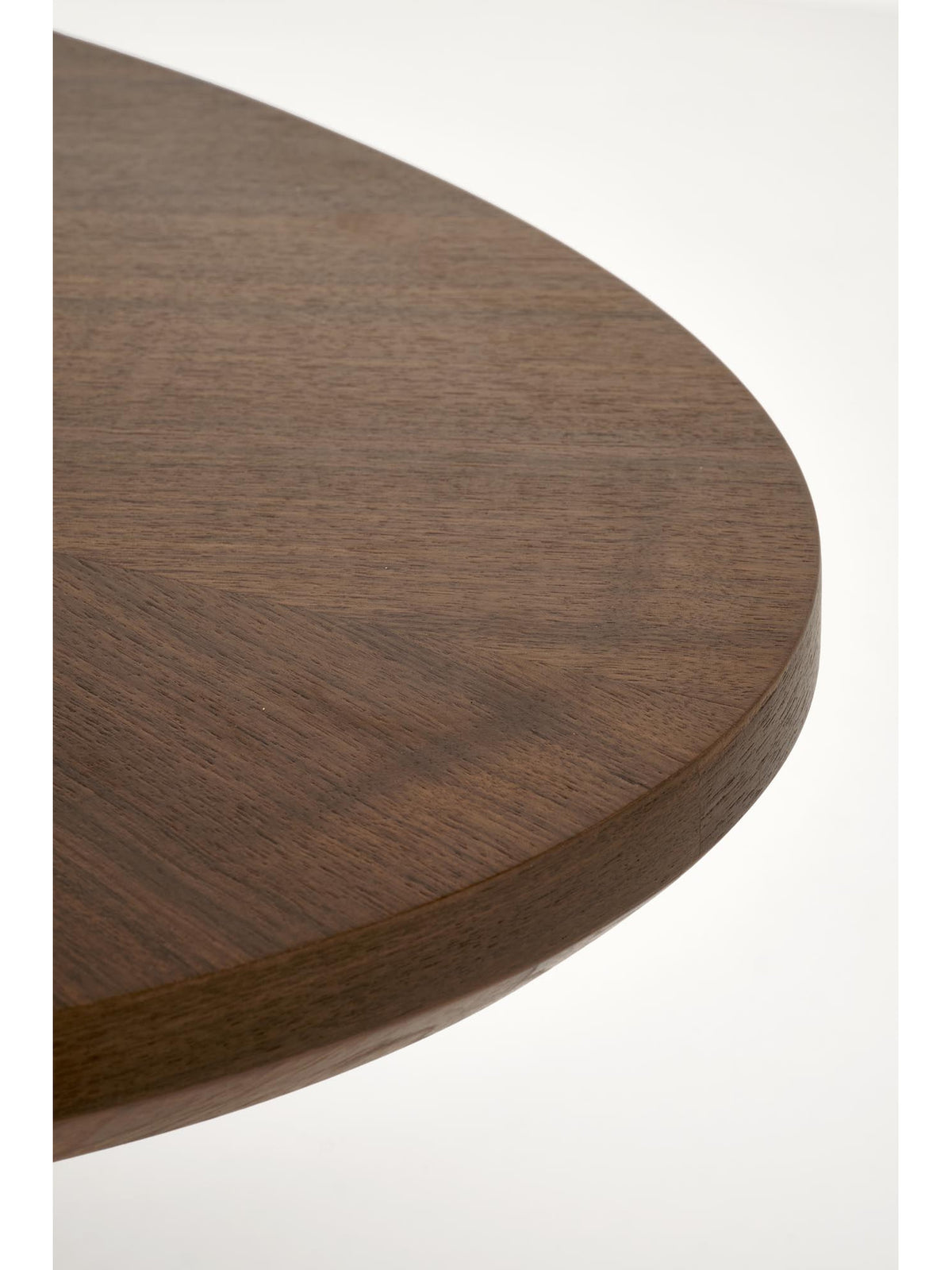 Stół owalny Lunver 220x98 cm w kolorze orzech, widoczny detal blatu