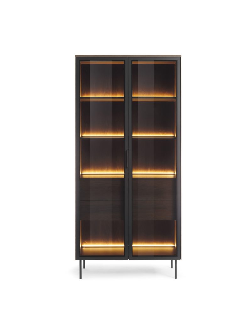 Vysoká vitrína Auri 91 cm s LED osvetlením, dub dunin, čierne úchyty a nohy