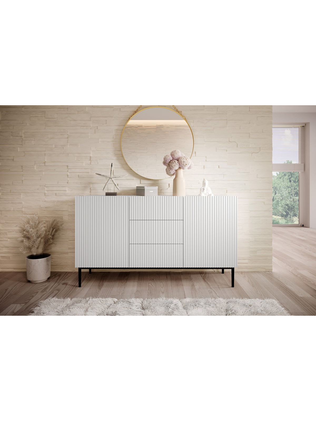 Komoda Nicole 150 cm s ryhovaným predným panelom, biela matná s čiernymi nohami, pohľad spredu