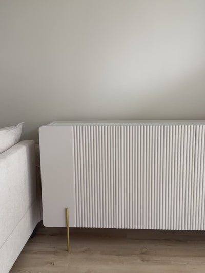 Komoda Malmi 150 cm trzydrzwiowa - czarny mat / złote nóżki
