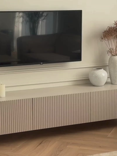 Szafka RTV wisząca Nicole 200 cm z szufladą - biały mat