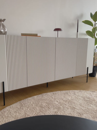 Komoda Malmi 200 cm czterodrzwiowa - kaszmir / crema bianca / złote nóżki